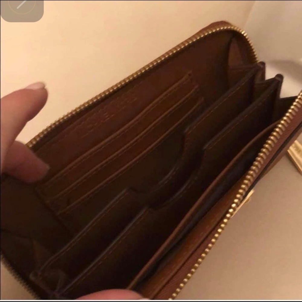 NEW Cognac Michael Kors Wristlet - Picture 2 of 2